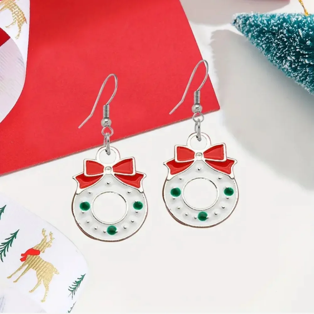 NEW Wreath Dangle Earrings